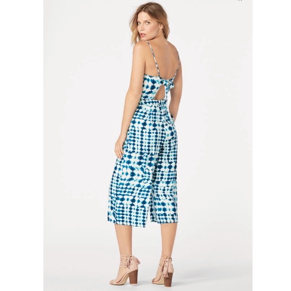 JustFab Culotte Jumpsuit in Blue Multi Print - Picture 3 of 8